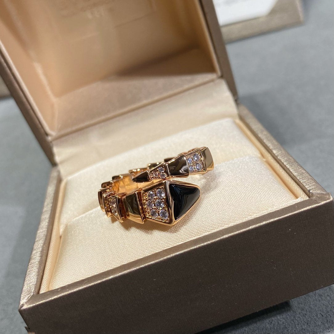 BVLGARI SERPENTI RING GOLD DIAMOND ONYX