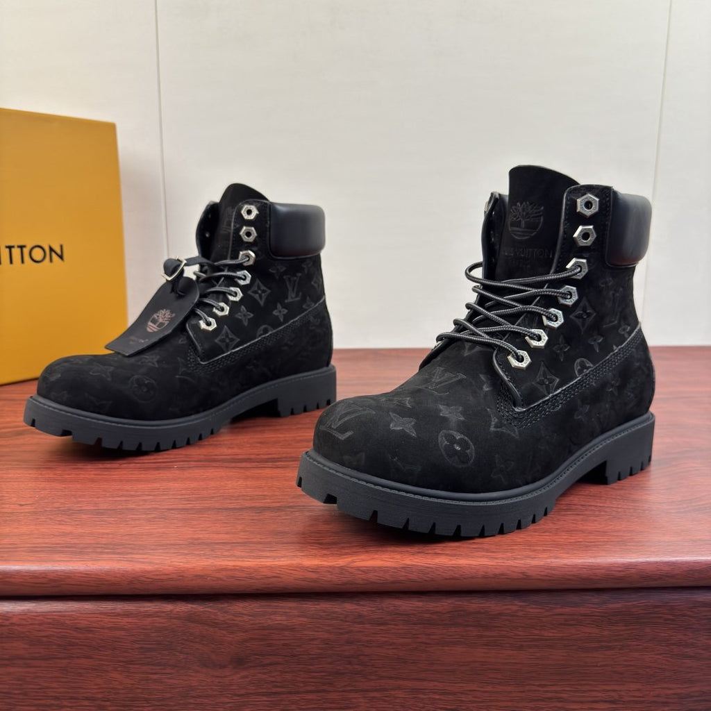 Men's Embossed Lace-Up Work Boots — model
