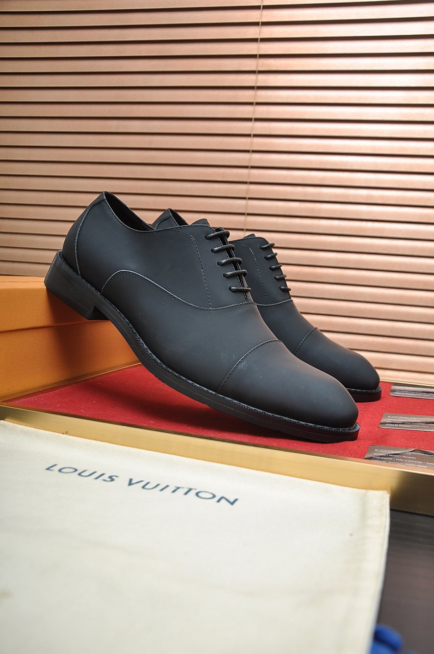 Louis Vuitton Cap-Toe Lace-Up Dress Shoes — hero